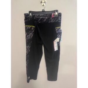 Marika Tek Women Black Camo Print‎ Capri Leggings Yoga Pants Small 4-6 NWT